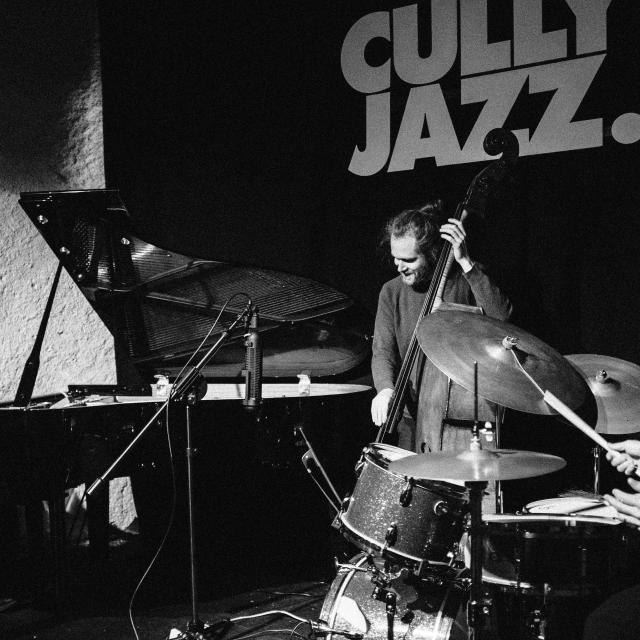 Photograph of divr playing at the Cully Jazz Festival in 2023. 